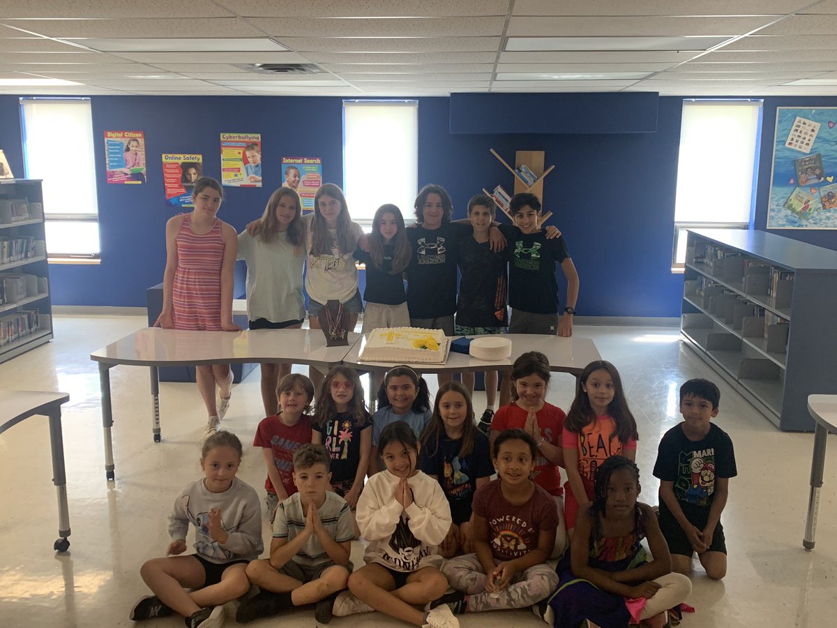🎉 Today, we celebrated our Grade 2s and 7s who received their sacraments this year! 🕊️Your dedication and faith have shone brightly throughout this journey. Congratulations, may your spiritual path continue to be blessed! 🙏❤️ <a href="/YCDSB/">York Catholic District School Board</a> <a href="/ElizabethCrowe_/">Elizabeth Crowe</a> <a href="/laurasawicky/">Laura Sawicky</a>