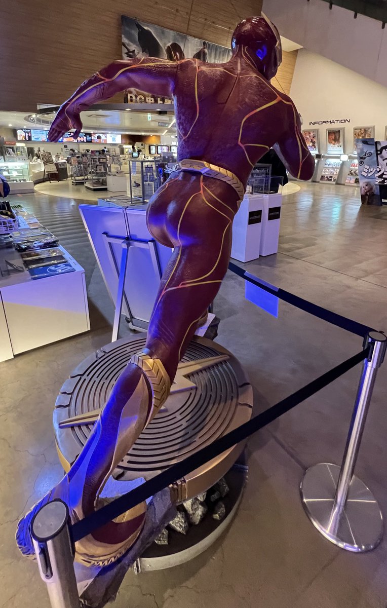 「フラッシュさんを観ました スパイダーバースもこの前みた スーパーマリオも、ふう 」|横田守 mamoru yokota 半死半生のイラスト
