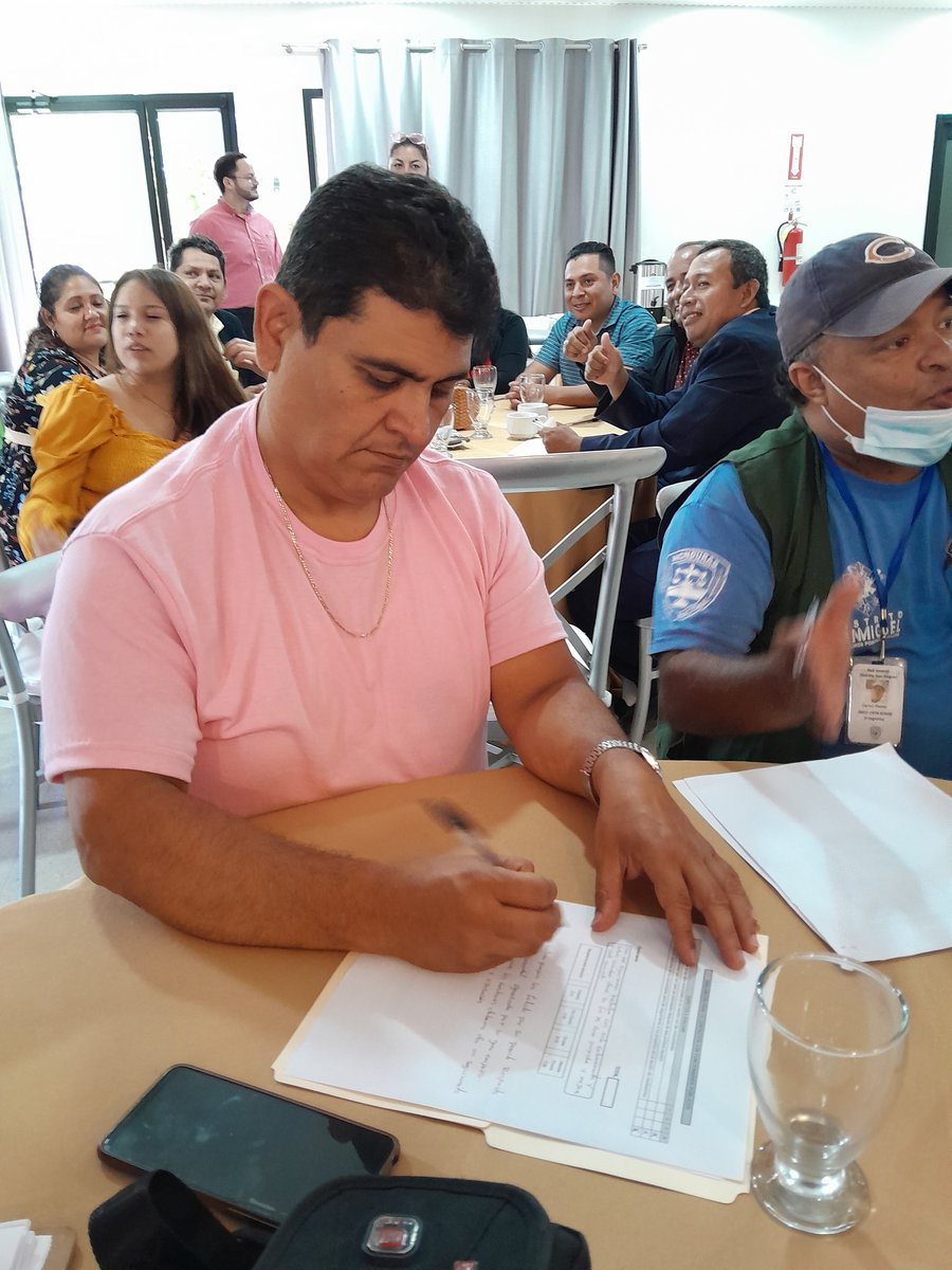 Seguimos con el proceso de Evaluación por parte de los líderes comunitarios a la ejecución del proyecto financiado por UsaidHonduras y ejecutado por consultores de Panal.
<a href="/USAIDHonduras/">USAID Honduras</a>
<a href="/JulietteHandal/">Juliette Handal</a> 
<a href="/comunidades/">comunidades</a> 
# Más Transparencia, mayor participación ciudadana.
