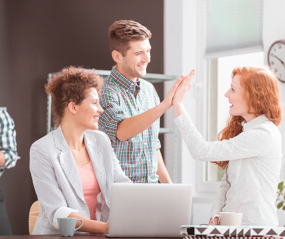 ¿Sabías que el bienestar laboral es clave para aumentar tu productividad y disfrutar de un trabajo satisfactorio? 📷 Está comprobado que cuando te sientes bien en tu entorno laboral, tu  motivación se dispara y tus resultados son mucho más efectivos. 
e-desarrolla.com/empresas-salud…