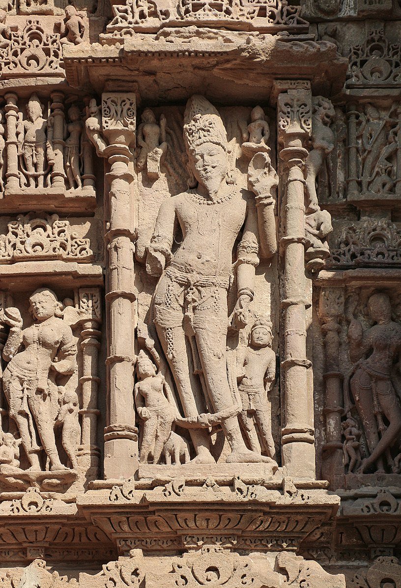 Agni, the god of fire in Hinduism, guards the southeast and is placed in that direction in Hindu temples. 

📸 Relief of god Agni on the Guda Mandap, Sun Temple, Modhera, India
Bernard Gagnon 

#TempleThursday