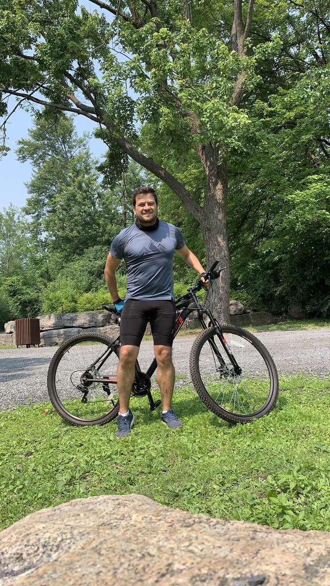 ernie_qs's tweet photo. 🚴🏼‍♂️Vélo du matin. 

#Bike #Cycling #LoveCycling  #Cyclist #CyclingPics #Vélo #VéloDeRoute #Cycliste #VéloQuébec #GatineauVélo #VéloGatineau #Bicicleta #Bici #EnBici #Canada #Québec #LGBT #LGBTQI #GayCanada #GayQuebec #GayGatineau #GayMen #GayGuy #GayMenOver40 #GayAt50 #Gay https://t.co/VtBZKNIBDt