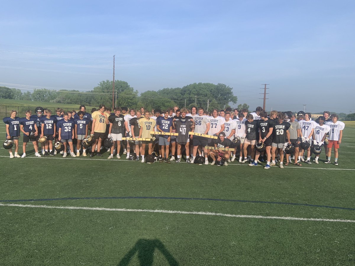 Congrats to Tyler Burton on being named #40Forever on #Team15 ⛈️💪

Great work by our first #EARNIT yardstick recipients of summer🏈🏈🏈
‘24- T. Smith
‘25- P. Hiebert
‘26- L. Gustad
‘27- R. Hammerlind