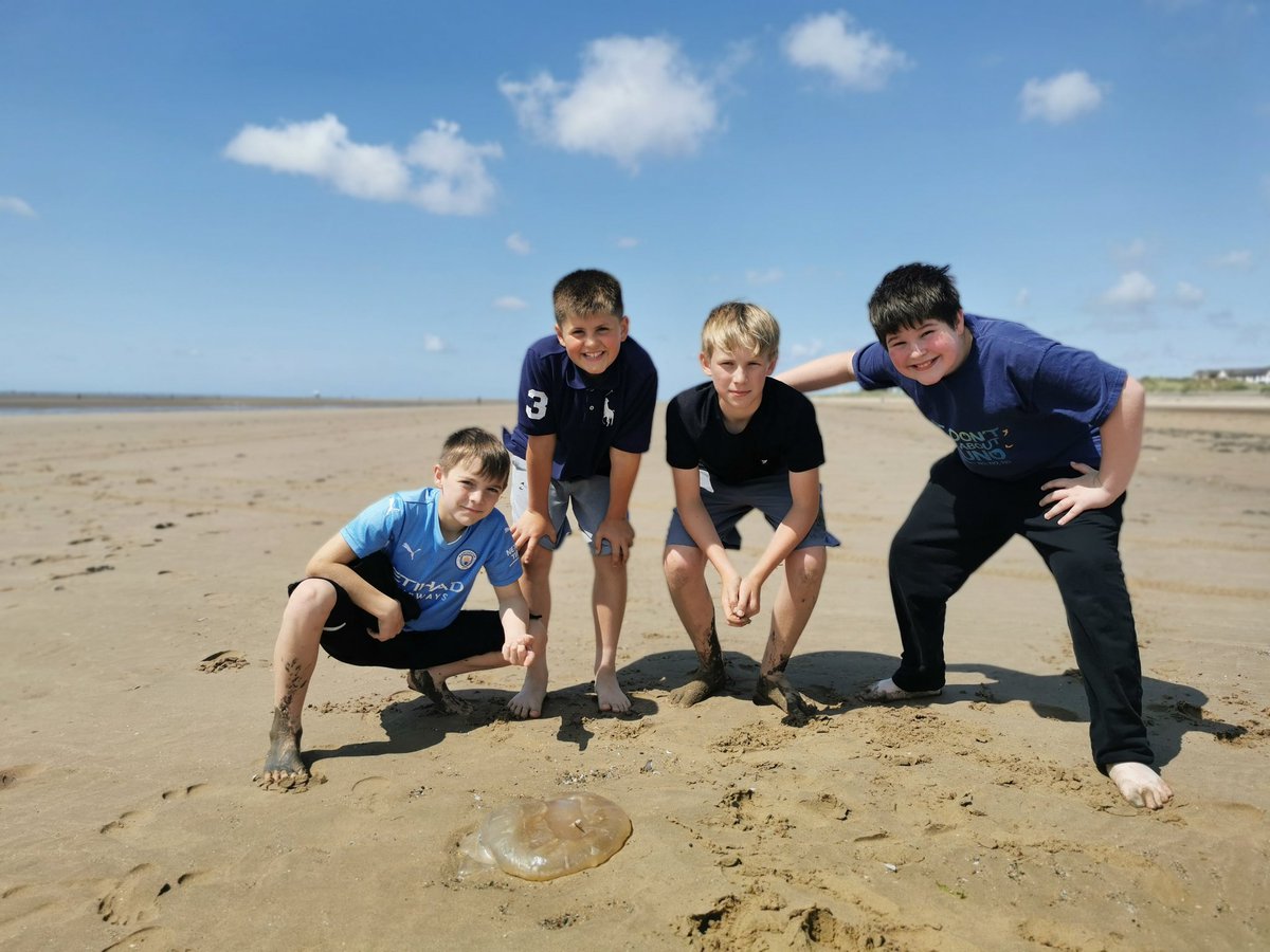 GiggLanguages's tweet photo. Y7 then headed to Crosby beach to Antony Gormley's 'Another Place' https://t.co/nY0naoVOBG