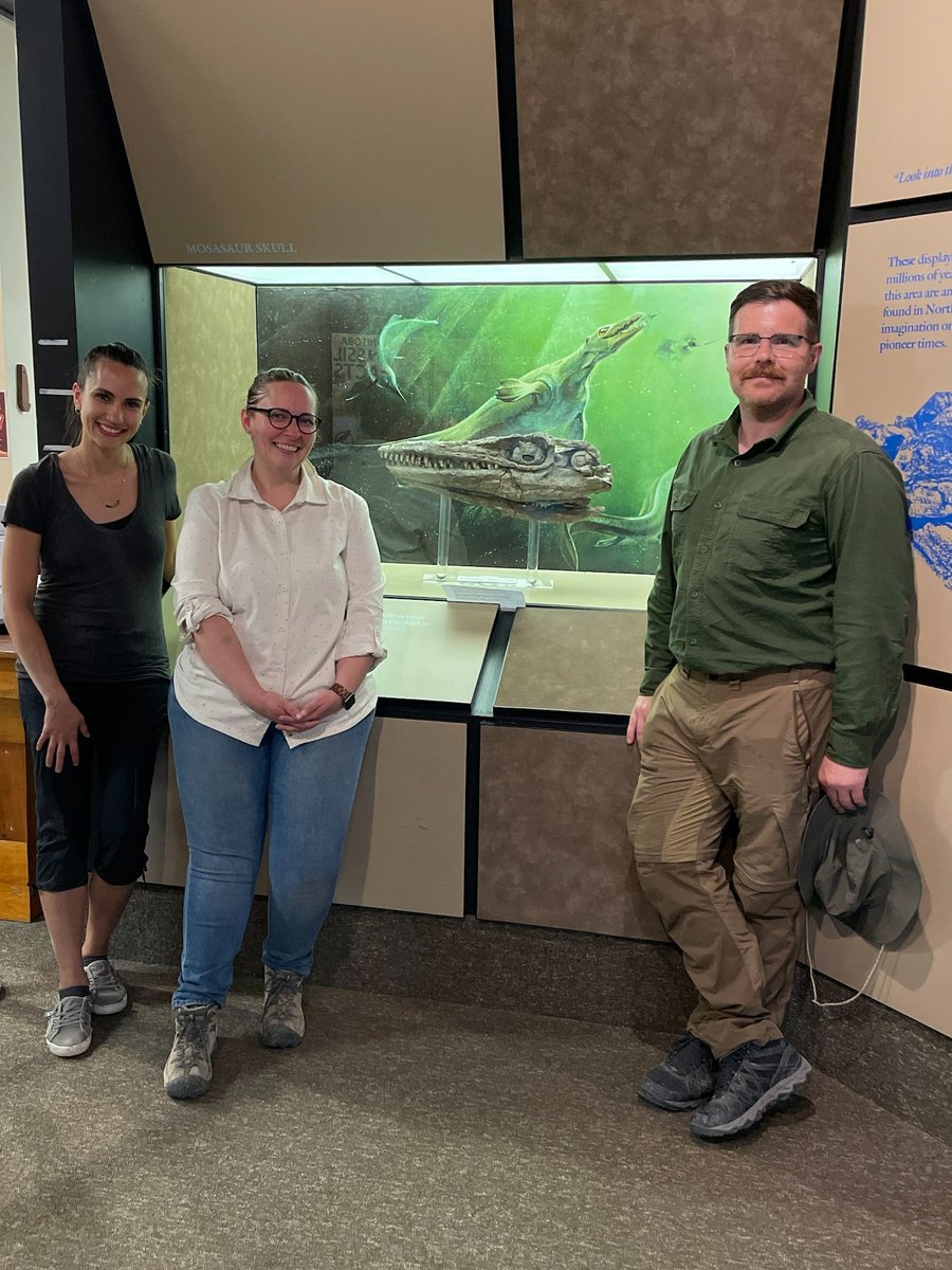 GSciencesUofM's tweet image. Staff from the Department of Earth Sciences @RiddellFaculty @umanitoba spent the day at @discoverfossils developing activities that the Canadian Fossil Discovery Centre in Morden, MB will use for their Digging Tour projects in the summer.🦖🦕