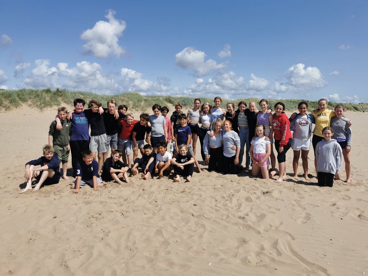 GiggLanguages's tweet photo. Y7 then headed to Crosby beach to Antony Gormley's 'Another Place' https://t.co/nY0naoVOBG