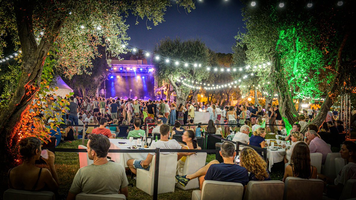 🎉 3 raisons de se rendre au festival les Nuits Guitares à Beaulieu-sur-Mer !

👉 france3-regions.francetvinfo.fr/provence-alpes…

#nuitsguitares #beaulieusurmer #partenaire #festival #ete #cotedazur