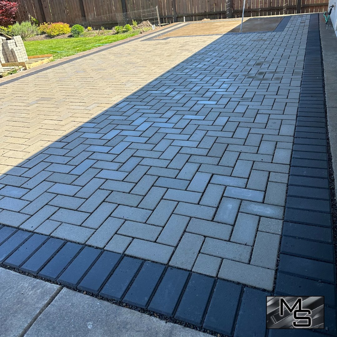 mcontractorllc's tweet image. Let us transform your backyard into the paradise you have been wishing for! Check out this #paverpatio we recently did for a client in #SpringfieldOR. 👍 We are currently finishing up a #patiocover for them and will post the finished results soon.
CCB# 22317
(541) 606-5680