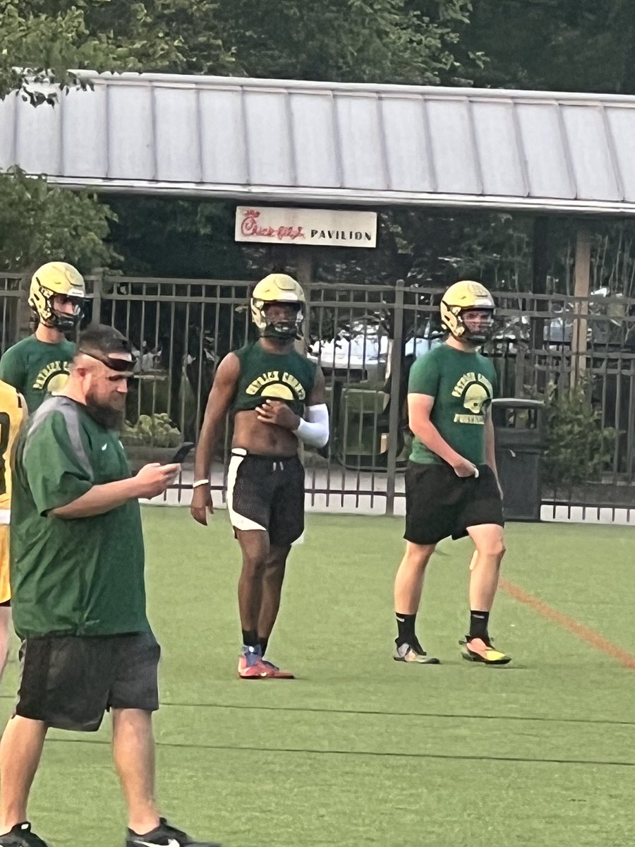 AdenPenn's tweet photo. had a great day at 7 on 7s with my teammates 💙 https://t.co/FIheKCRh2Z