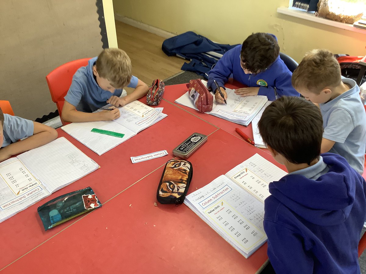 llanrhidianp's tweet photo. #LlanPysgodyn learning how to do column addition π #LlanNum https://t.co/TU1XGaH7JG