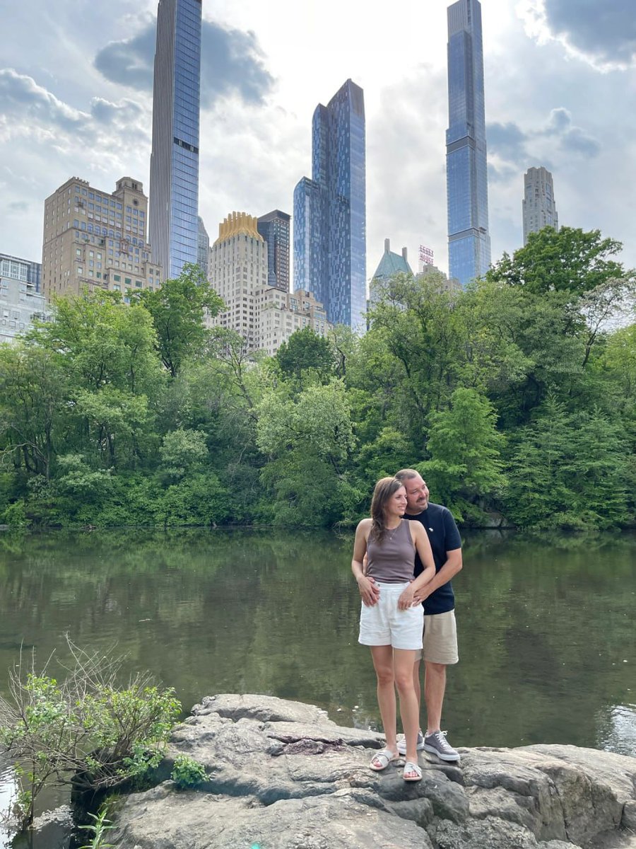 RhexClark's tweet image. good weather! Go to the park with your friends and feed the fish