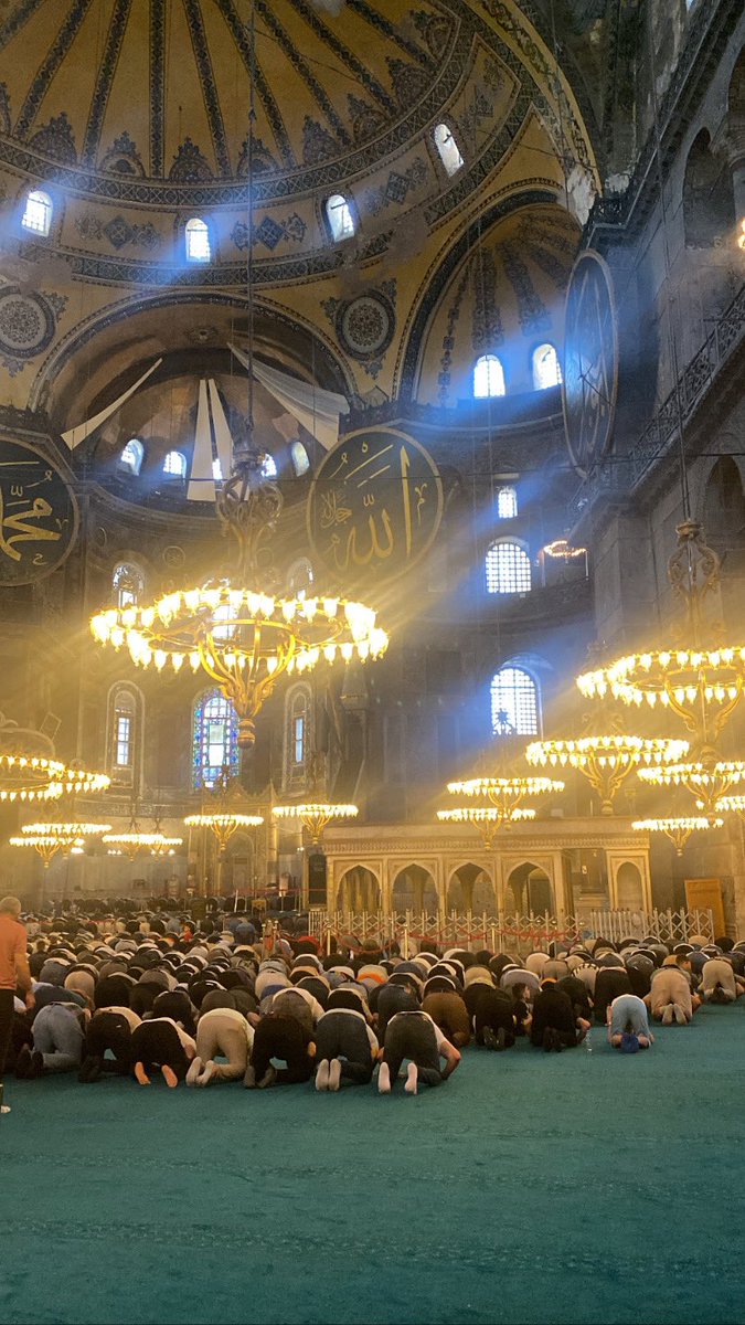 canniksu's tweet photo. Bayram - 2 🌿 https://t.co/Fwja9wBhjL