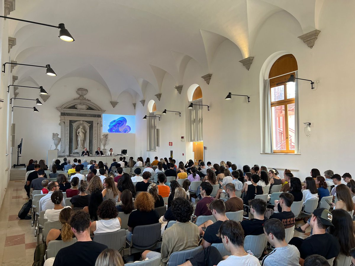 comunevenezia's tweet photo. 🗣️Nell'aula magna dello @iuav di Venezia @AbdallahDardari, responsabile per i Paesi Arabi in #UNPD United Nations Development Programme, ha tenuto una lectio magistralis dal titolo “La ripresa nella regione araba: Ricostruzione equa, sostenibile e giusta”
💬Presente l’assessore all’Università Paola Mar: “I rapporti di #Venezia con il mondo arabo sono più che millenari, e infatti la nostra città è sempre stata cerniera e porta con l’Oriente. Quello di oggi rappresenta un momento storico, un’occasione che non capita in tutte le città italiane”
👉 https://t.co/M5slUAHmqp