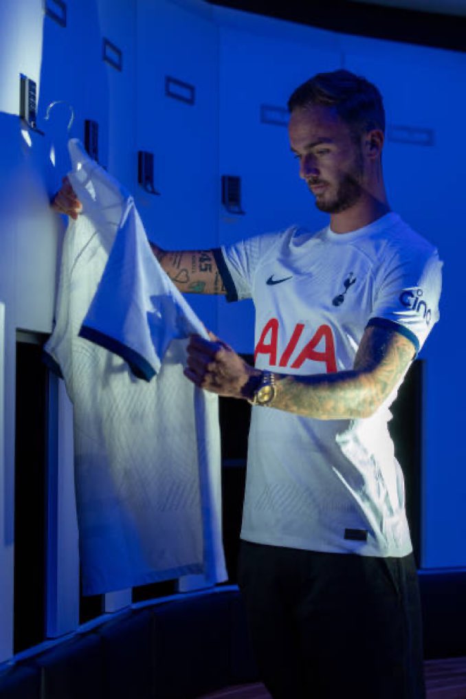 TheSpursWatch's tweet photo. 🎙️James Maddison:

"Christian was one of my favourite players growing up when I was in the lower leagues when he was in hot form at #Tottenham.

The iconic no.23 Eriksen was just something that would produce quality moments for this football club and to be able to swap shirts with a player of that ilk was very special to me." 🤍🏴󠁧󠁢󠁥󠁮󠁧󠁿