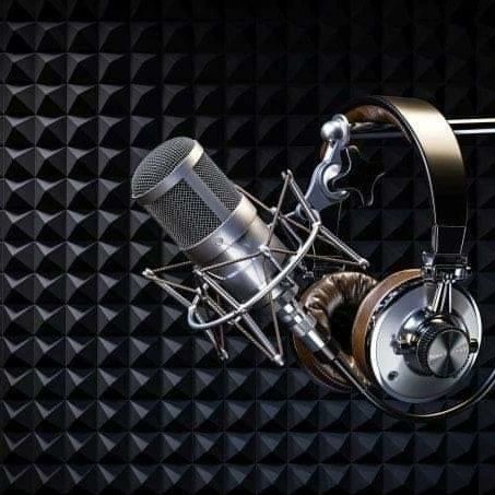 crown899fm's tweet photo. NP: Cars Bring New Out
By: @youngthug Ft @Future #ThursdayThrill
@HotDrivewithSholaLeads @shola_leads
#Entertainmentgist #LifeHacks #Completethelyricsshow #Recoftheweek #TheTalk https://t.co/hZo3WjicI3