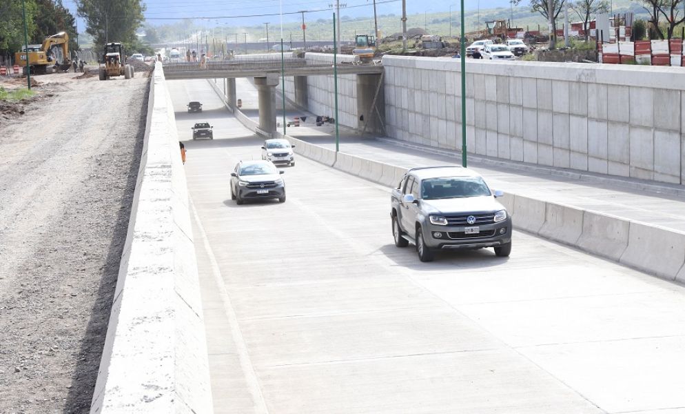 Por avances de obras, desde este lunes 3 se cortará el tránsito en el paso bajo nivel de Grand Bourg en la mano que se encuentra habilitada, San Lorenzo – #Salta.  
👉shorturl.at/awxCM

#ObrasParaSalta