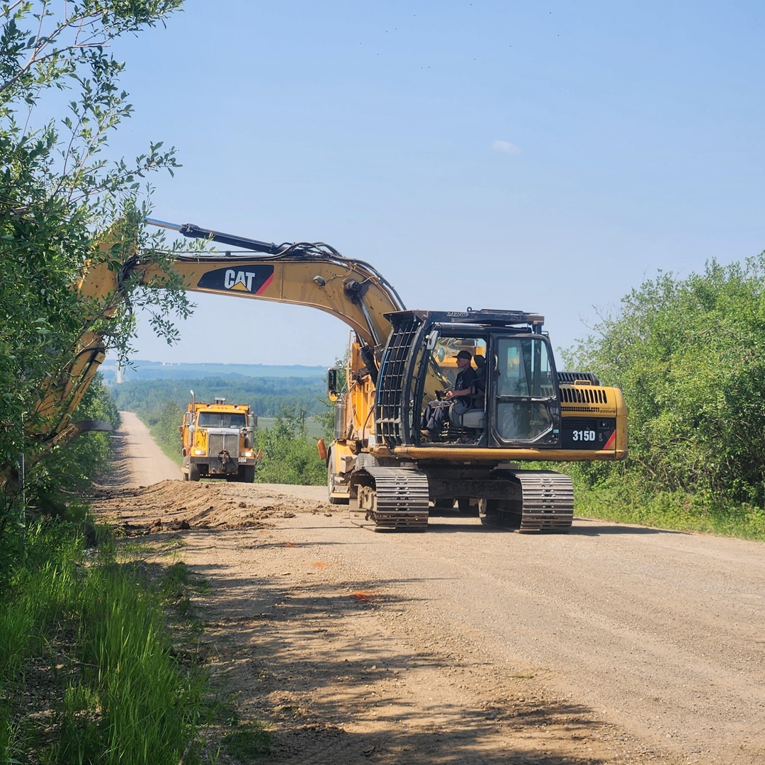 Crews ditching on 239W Miller Road off of #BCHwy97 last week. This week, crews are gravelling on the road. 

💛 👷 Drivers, thank you for being patient + helping us get home safely! We really appreciate you slowing down + giving us lots of space to work. #ConeZoneBC