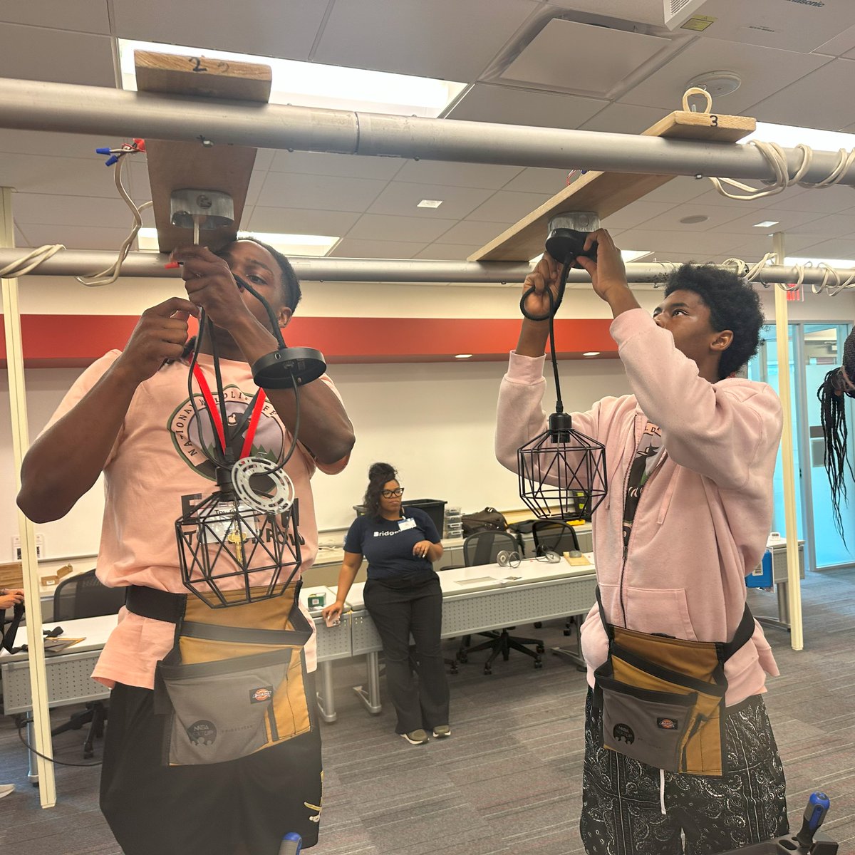 EarthTomorrowUS's tweet photo. The 2023 Houston Earth Tomorrow Summer Institute was a success!🌍 

The institute was jam-packed with outdoor activities, team building, a career fair, and environmental justice lessons. A huge thanks to all our partners!

#EarthTomorrowHouston #ETSI2023 #EnvironmentalJustice https://t.co/XmuwzVMoND