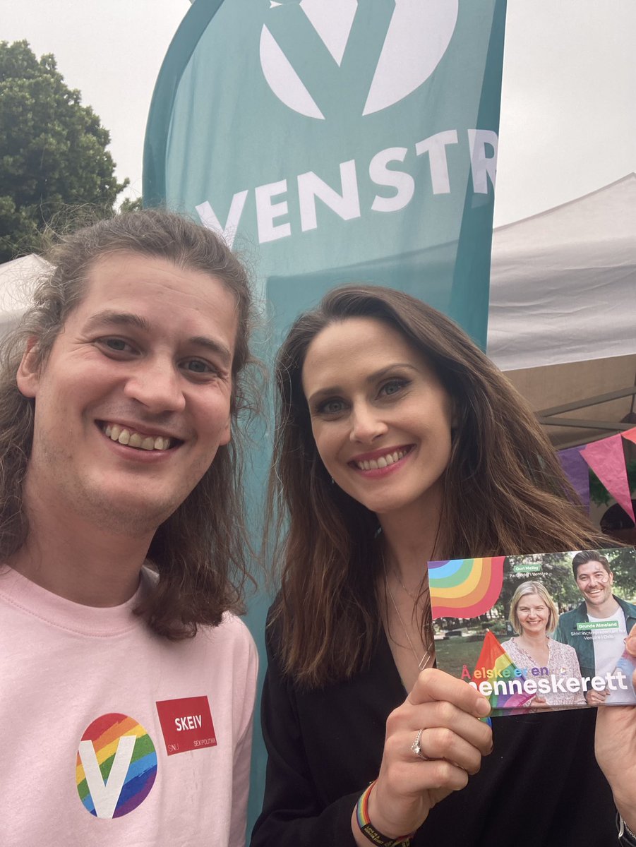 Aleksengevik.bsky.social (@aleksengevik) on Twitter photo PĂ„ stand i Pride-park med verdens beste <a href="/ingvild_wetrhus/">Ingvild Wetrhus Thorsvik</a>
Er sÄ glad for Ä vÊre med i et parti som har fÄtt til sÄ mye for skeive, og at partiet mitt forstÄr at vi fortsatt har en lang vei Ä gÄ! PÄ stand i Pride-park med verdens beste <a href="/ingvild_wetrhus/">Ingvild Wetrhus Thorsvik</a>
Er sÄ glad for Ä vÊre med i et parti som har fÄtt til sÄ mye for skeive, og at partiet mitt forstÄr at vi fortsatt har en lang vei Ä gÄ!