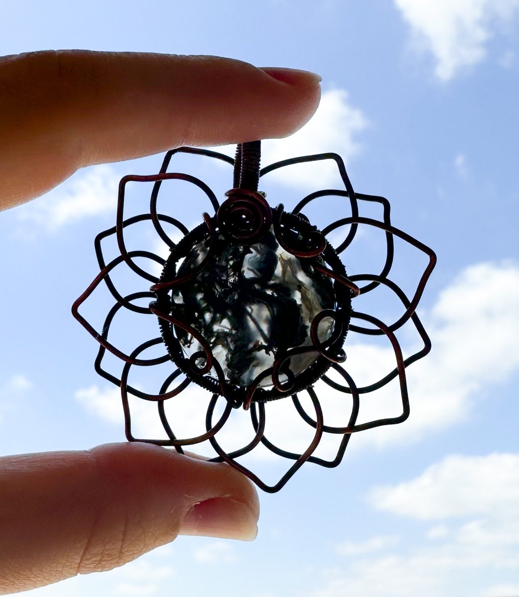 moss agate sunflower pendant 🌿🌻

available June 30th at 8pm eastern time