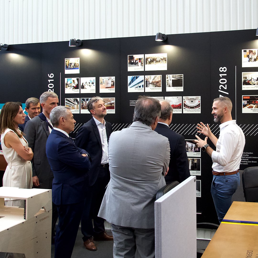 Artnovion's tweet photo. Yesterday was a truly remarkable day for our company as we had the privilege of welcoming the Portuguese Minister of Economy. The visit not only reaffirms our commitment to the future, but fuels the team to push the boundaries of Acoustic Solutions

#artnovion #acousticpanels https://t.co/kArzCnprAt