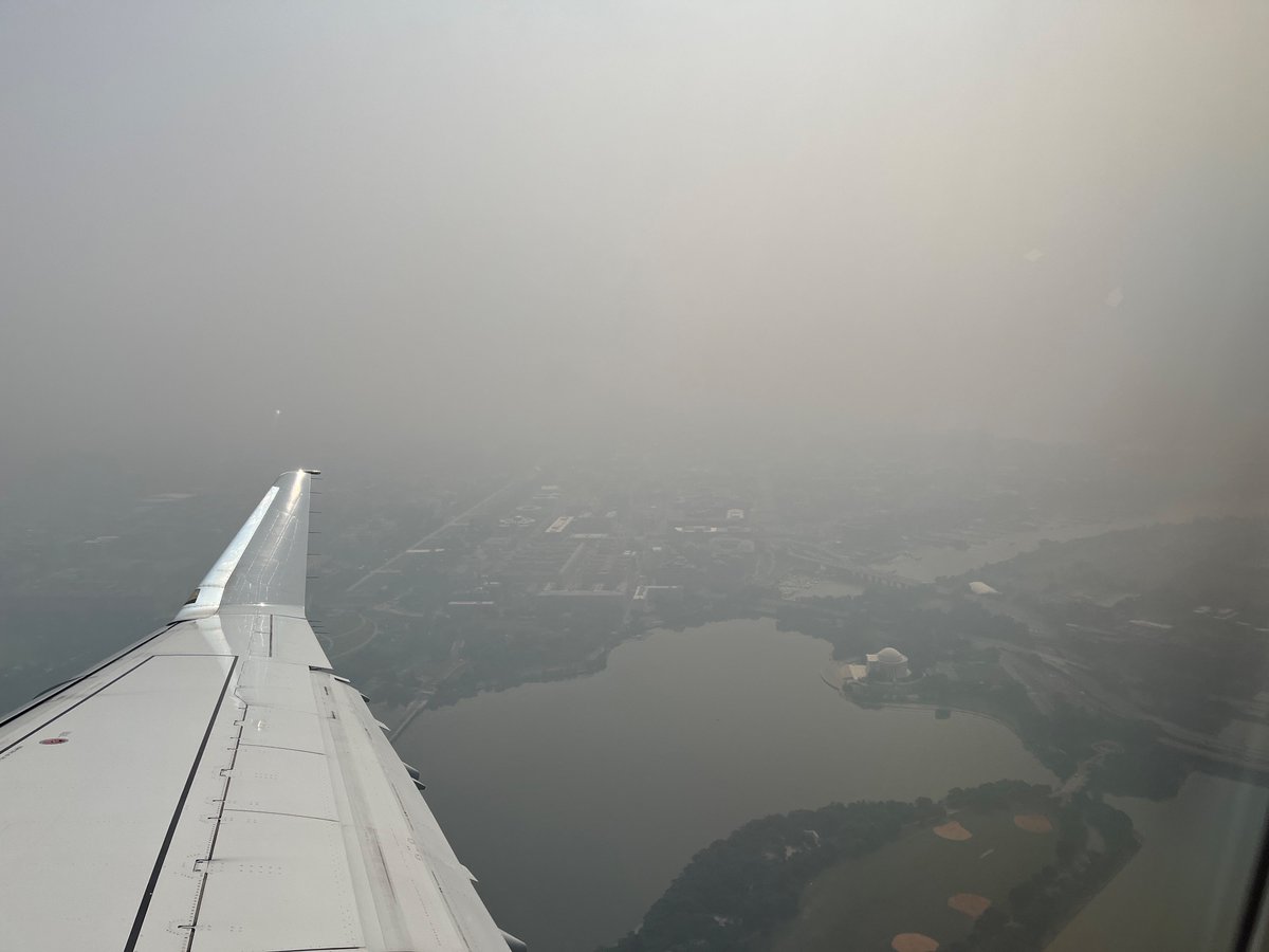 10:40 am departure from DCA with the usual view of the tidal basin, but the US Capitol isn’t visible! <a href="/capitalweather/">Capital Weather Gang</a>