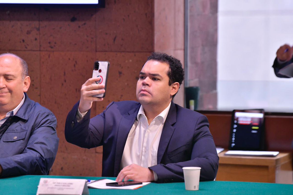 PabloAnguloB's tweet photo. Esta mañana, como integrante de la Comisión de Gobernación participé en la Reunión Ordinaria. 

Seguimos trabajando por México. 🇲🇽 https://t.co/MGjnXcrAWu