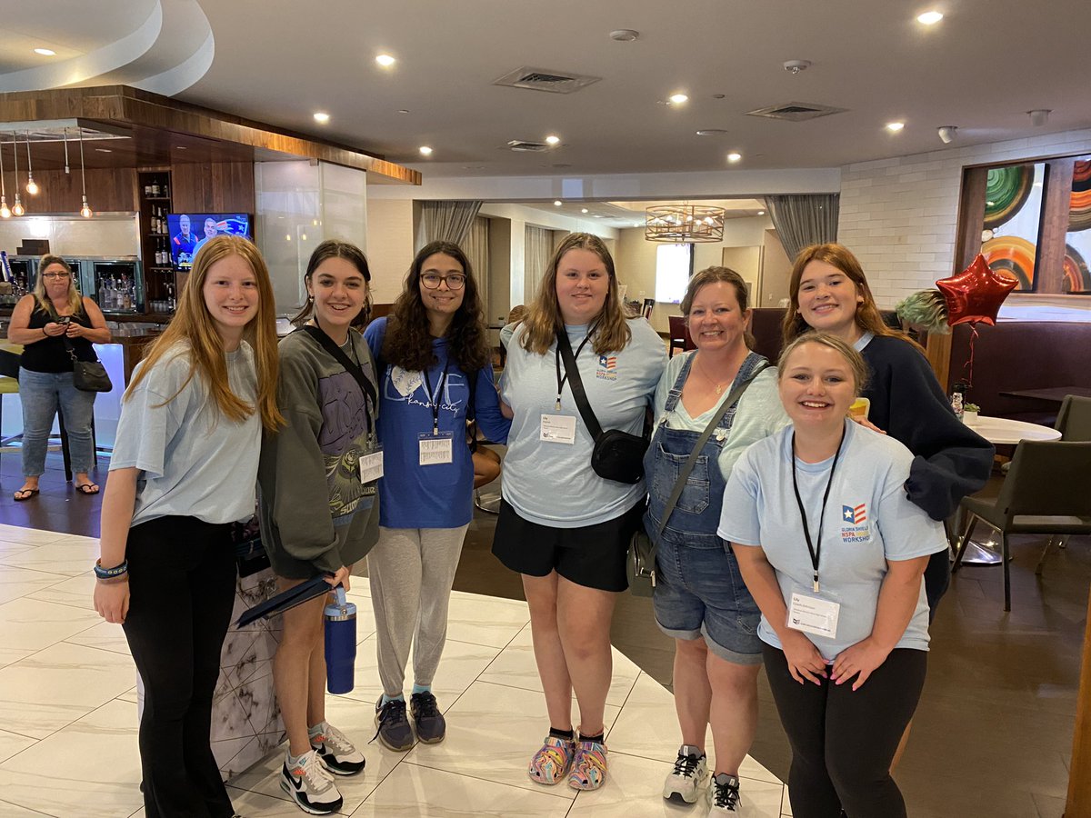 amybrinn's tweet photo. @SMWjournalism kids were amazing this week at @gs_workshop! Worked hard &amp; learned a lot. Now for a long bus ride home. @SMWestOffice https://t.co/2k5XBffXqN