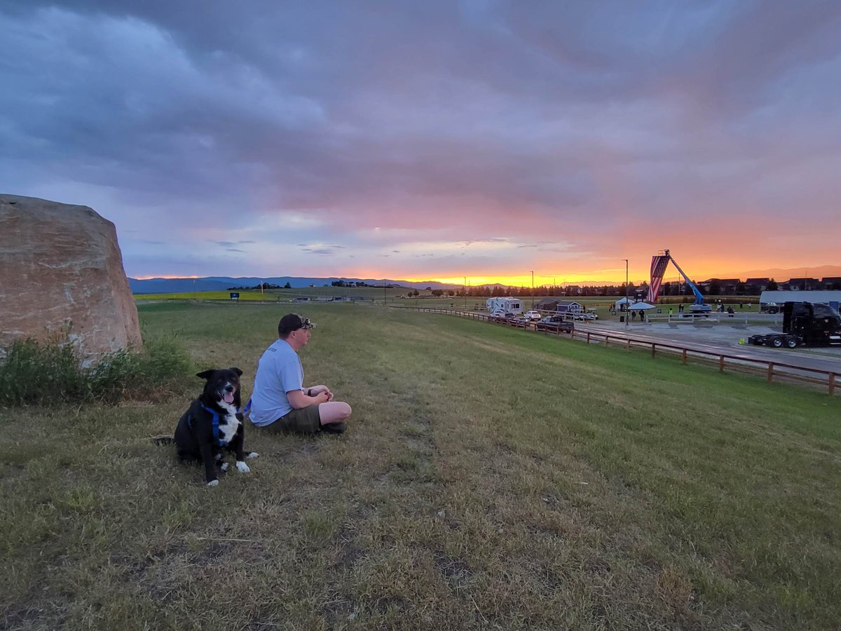 histexasstar's tweet photo. Taking in the Montana Beauty #montana #sunset #summer #june #makingmemories #loveis #armywifelife #militaryspouse #thewallthatheals #beautiful #vietnammemorial #neverforget https://t.co/gcPUQrli0Y