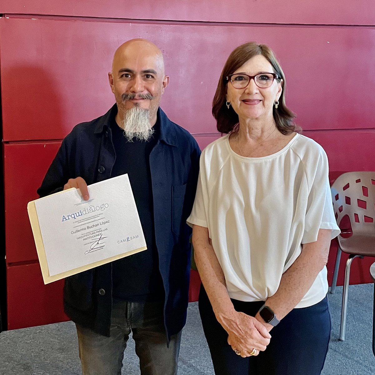 En el último #Arquidiálogo contamos con la presencia de Guillermo Buchan.

Nos compartió su visión y experiencia profesional a través de 5 obras institucionales en las que participó como coordinar de arquitectura.

#CAMSAM #arquitectura
🔗Consúltalo aquí : bit.ly/3NR7IL1a