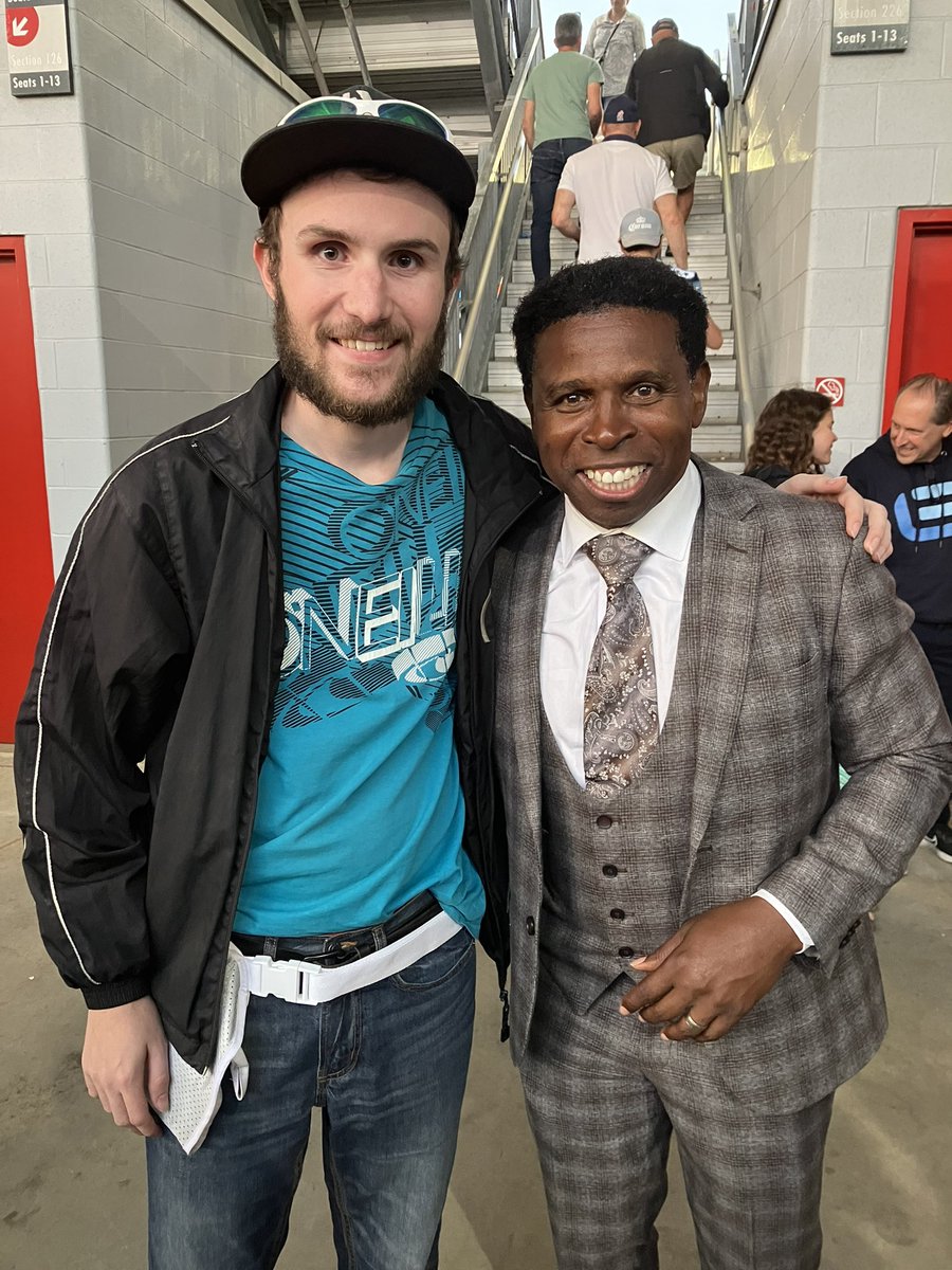 hockeybud29's tweet photo. Throwback to the @TorontoArgos 2023 Home Opener. Thanks for bringing me to the game! And Pinball for the picture! Love my little replica ring too! #torontoargonauts #homeopener #toronto #cfl #greycupchampions #replicaringgiveaway #replicaring #tbt #throwbackthursday #throwback https://t.co/dJVgzfcMyO