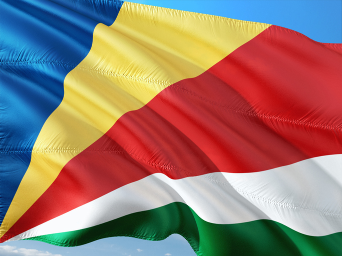 ProfAshaKanwar's tweet photo. Happy #IndependenceDaySeychelles @COL4D is honoured to work with your #government & #institutions in the areas of #HE through #VUSSC #TeacherEducation & #TVSD. Pleased to have @DannyFaure as COL Chair and the support of Ms Vicky Michel as COL Focal Point. @StateHouseSey @UnivSey https://t.co/dWdLrdNUwO