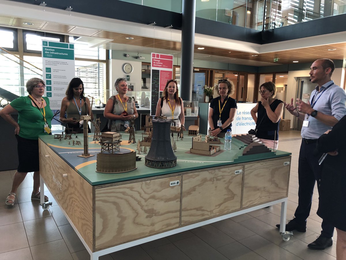 chbugliani's tweet image. Découverte des métiers du transport de l’électricité au campus @RTE_aura avec la direction opérations @poleemploi_ara 
Une belle collaboration en devenir : #recrutement #formation