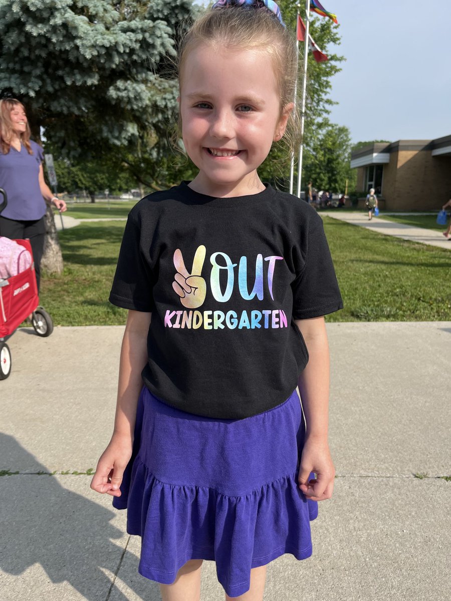 SK graduation! ✌️ out kindergarten! 🐾