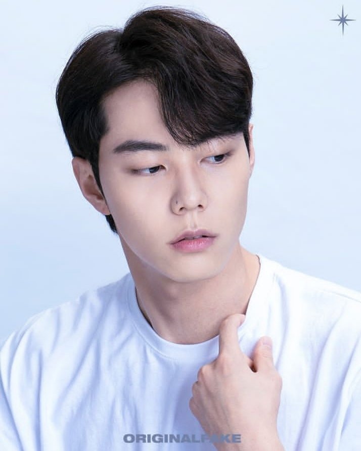 26moh92's tweet photo. He So Handsome 😍
#HisMan2 #LeeJunSeong https://t.co/2vTbx1GINS