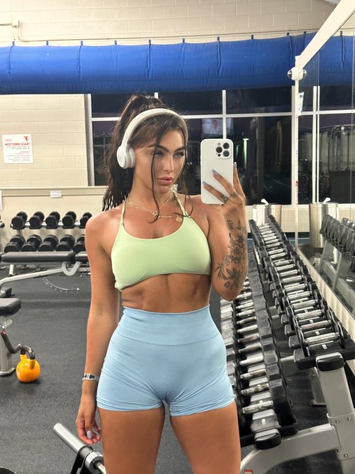 Last night gym sesh. Wanna spot me? https://t.co/1eFmmWAAEc<a href="/tag/girlswhofish"class="tags"><span>#girlswhofish</span></a>