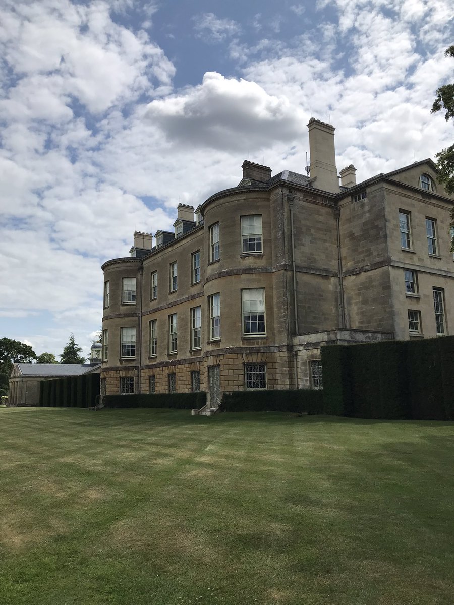 JYparadoxchild's tweet photo. #buscot #garden #oxford https://t.co/CtCHs0I8pY
