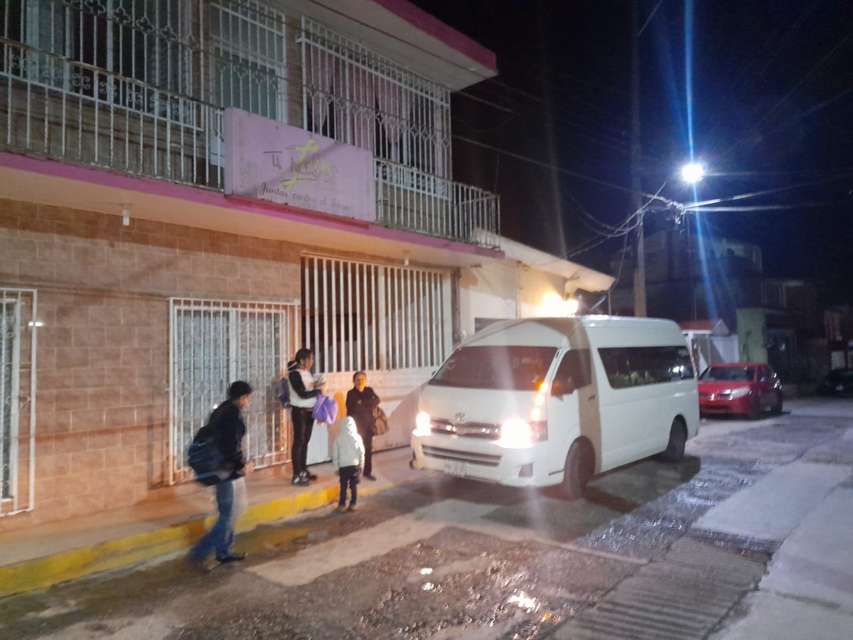 Damos las gracias al
<a href="/CasablancaXico/">Hotel Casablanca </a> por darnos los itacates para los viajeros! Salimos puntuales al <a href="/HospitalJuarezM/">Hospital Juárez de México</a>
<a href="/incanMX/">Instituto Nacional de Cancerología</a> <a href="/HospitaldelaLuz/">Hospital de la Luz</a>
Esta vez descansaron en la Casa Tik Nime 2 personas del municipio de Tlacuilotepec 😴
Les deseamos buen camino, acá los esperamos 👪