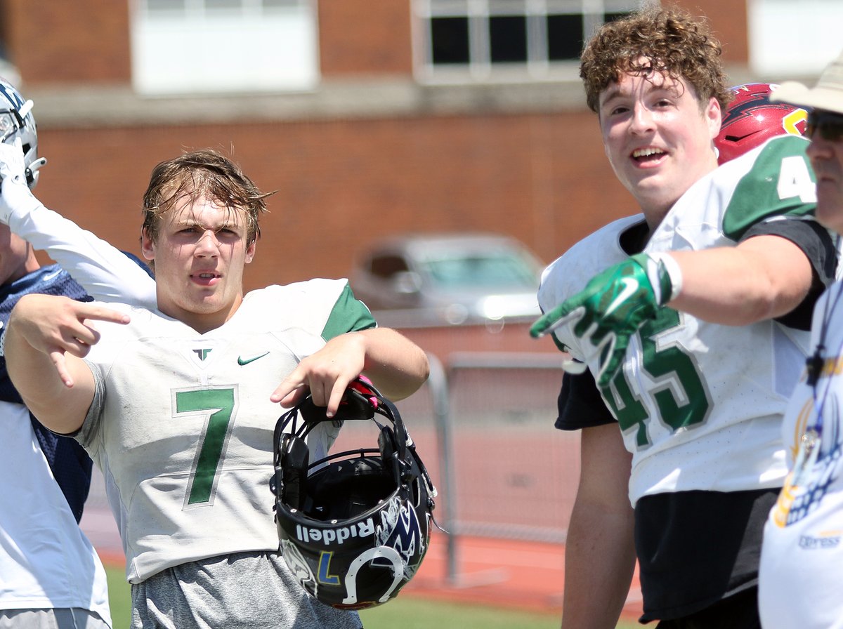 BroodSports's tweet photo. It's Tigard vs. Tigard at this year's Les Schwab Bowl. Bragging rights will be at stake, with two Tigers on Team Columbia and two on Team Willamette for Saturday's all-star tilt. Read about the four Tigard grads, on the @SBLiveOR site, here: https://t.co/njJrLhyLSq
#opreps https://t.co/vGdnNSQXjJ