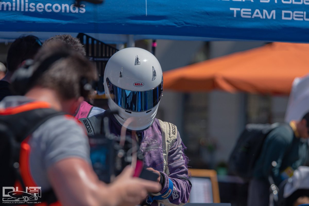 The DUT23 was not the only car to take a moment of shine during its rollout this month. Matthias Baert (DUT13 - DUT19 driver and CEO of our partner Marple) took place in the DUT21. We're glad that the tiles on the Markt were still in the right place after  show! 🏎️💨