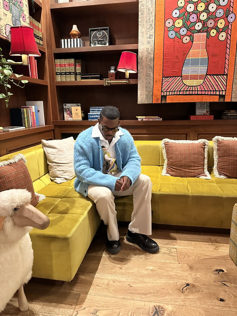 wokeuptoocozy's tweet photo. ALL you n***** can't be HIM, some of y’all gone have to accept being them.

HBD TO MYSELF, 28 Years Of Life 🎈 https://t.co/xjboeoDIJm