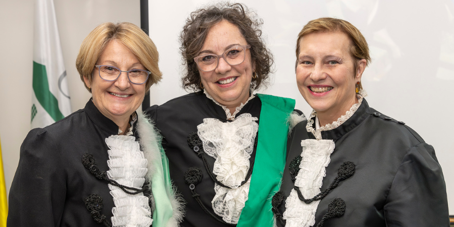 unifesp's tweet photo. As docentes Janine Schirmer e Elena Bohomol assumiram, respectivamente, os cargos de diretora e vice-diretora da @epenfermagem, para o mandato do quadriênio 2023-2027. Leia em: https://t.co/ZGLqFNXPn5. #unifesp #somosunifesp #unifespsp #epe #direção #diretoria https://t.co/AZmLEFFbtc