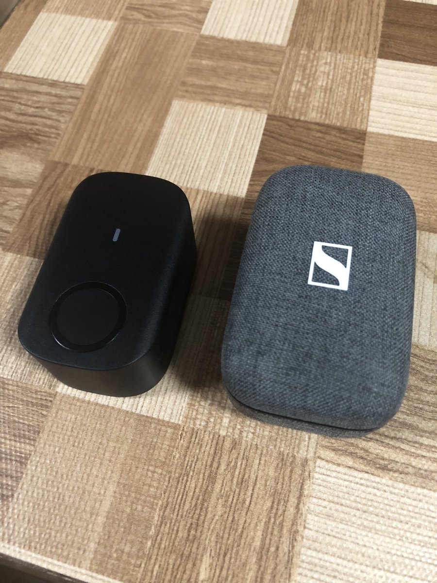 taka3103's tweet photo. セサミタッチの小ささにビビる。
でも、しっかり指紋認証できる。
これで鍵持たなくても、携帯忘れても家に入れる。 https://t.co/LXKCuRe0Kx