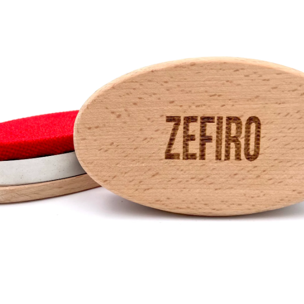 Zefiro creates sustainable and affordable products. Their latest launch is a fuzz remover that replaces the waste of lint rollers. The product uses beechwood, stainless steel, and polyester velvet to remove fuzz from almost all fabrics. Shop: bit.ly/3PCnCv4