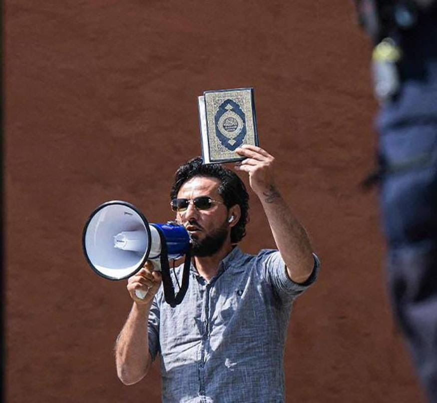 #الوقف_السني
#الوقف_الشيعي 
#المجمع_الفقهي
#أئمة_وخطباء_بغداد
#معممين_العراق
 اين انتم مما يحدث لكتاب الله، تافه مثل هذا، بمساعدة الغرب واستعمالهم للارهاب الفكري، ضد الاديان الاخرى والمختلف عنهم. 
#حرق_المصحف 
#تأديب_دولة_السويد 
#الارهاب_الفكري 
تافه من العراق