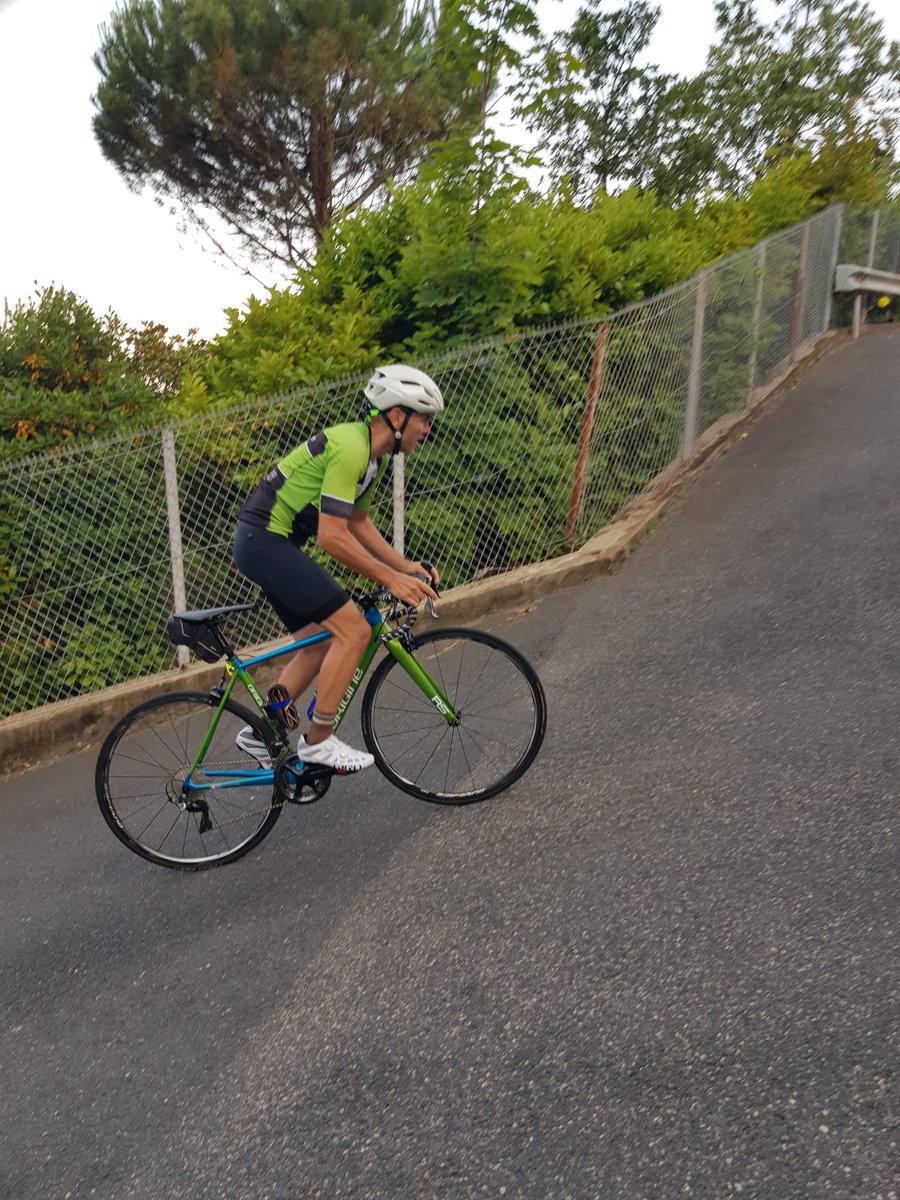 ChrisGachet's tweet photo. 📸 Retour en images sur la reconnaissance de 𝐥𝐚 𝐕𝐞𝐫𝐭𝐢𝐜𝐚𝐥𝐞 𝐝𝐮 𝐓𝐡𝐨𝐮 𝐜𝐨𝐥𝐬-𝐜𝐲𝐜𝐥𝐢𝐬𝐦𝐞.𝐜𝐨𝐦 organisée ce mardi soir par l'équipe d'organisation de l'ECOV : la montée Georges Lyvet s'est parée de vert pour l'occasion 🟢⚫️
👉 RDV le 27 août à partir de 9h ! https://t.co/3u4j0Ouqt5