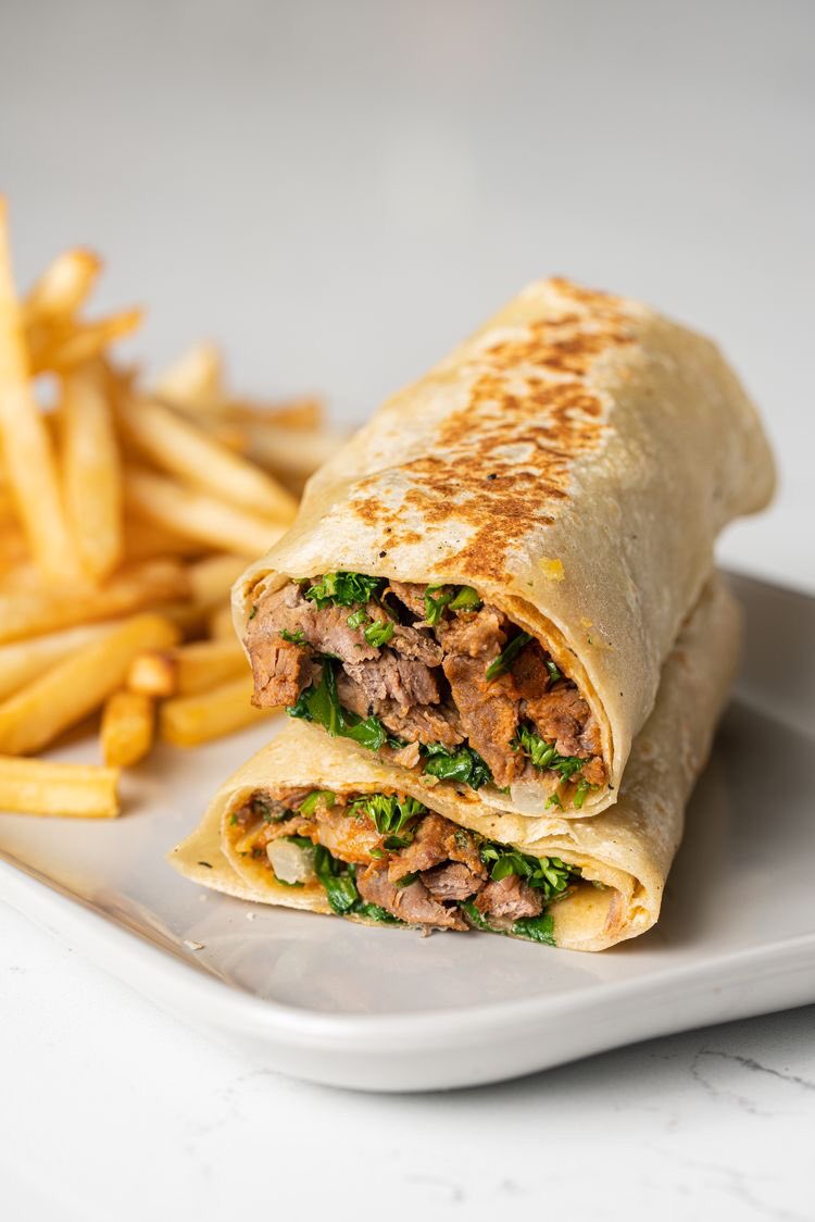 boucher_sky's tweet photo. Hey, ça te dit de faire ton propre chawarma à la maison ? 😍😋

De te lancer dans ton propre business de chawarma ? 💸

Le Boucher Sky est là pour t’orienter pour la partie et la qualité de viande  qu’il te faut 😎

Une seule adresse👇

📞 656319979 / 657665211

#Boucherie #meat https://t.co/SU8s7unTNg