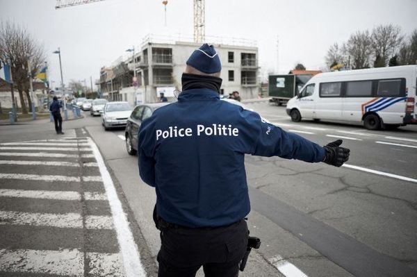 svklvo's tweet image. Les #policiers peuvent-ils aussi #utiliser leur #arme après un #refus d&apos;#obtempérer chez nos #voisins_européens ?
marianne.net/monde/europe/l…