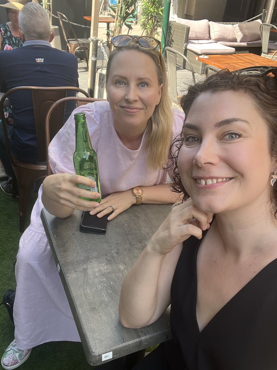 Minna Ojanperä (@minnaojanpera) on Twitter photo Tykkään #SuomiAreena konseptista!
Paneelikeskusteluja, sovittuja tapaamisia ja epävirallisia kohtaamisia kesätunnelmissa. Keskustelut tällä tavoin ovat niin paljon mielekkäämpiä somealustojen sijaan. Kiitti <a href="/EmmaKari/">Emma Kari</a>, että hoksasit napata yhdestä mukavasta kohtaamisesta muiston! Tykkään #SuomiAreena konseptista!
Paneelikeskusteluja, sovittuja tapaamisia ja epävirallisia kohtaamisia kesätunnelmissa. Keskustelut tällä tavoin ovat niin paljon mielekkäämpiä somealustojen sijaan. Kiitti <a href="/EmmaKari/">Emma Kari</a>, että hoksasit napata yhdestä mukavasta kohtaamisesta muiston!