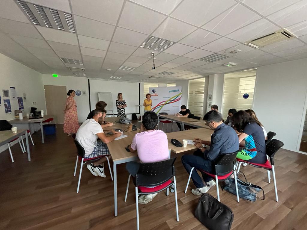 JennaBrahmiPro's tweet photo. "Les tables rondes de la Créa" au @Poleemploi_oc #Narbonne.
Retour sur la matinée dédiée aux créateurs d'entreprise . 💼 Une matinée riche en échanges entre les créateurs, les porteurs de projet grâce à cette belle mobilisation de nos partenaires 🤝🏻. #createursd'entreprise https://t.co/lT864wa5D7